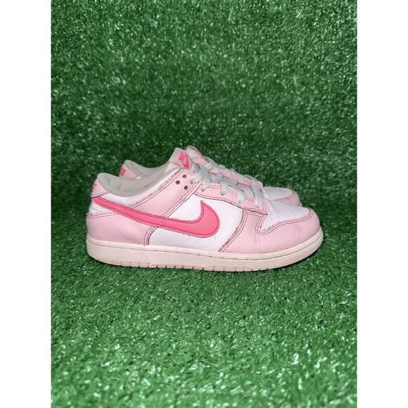 Nike Dunk Low Shoe Youth Size 2Y Girls Triple Pink DH9756-600 Valentines Sneaker - Picture 1 of 10